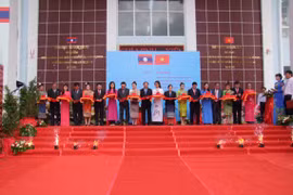 Une exposition photographique pour marquer les relations Vietnam-Laos