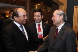 Nguyen Xuan Phuc rencontre la presse en marge du Forum économique mondial à Davos