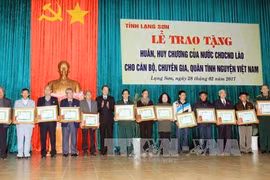 Le Laos salue les contributions des volontaires et experts de Lang Son