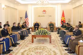 Le chef d'état-major adjoint de l'Armée populaire reçoit une délégation de l'Armée américaine 