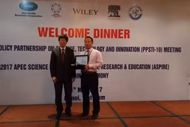 APEC 2017 : remise du prix ASPIRE 2017 à Hanoï