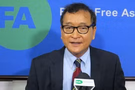 Un tribunal cambodgien ordonne l’arrestation d’un chef de l’opposition en exil