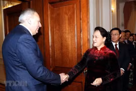 Entrevue entre la présidente de l’AN du Vietnam et le Premier ministre biélorusse