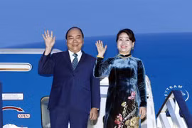 Le Premier ministre Nguyên Xuân Phuc entame sa visite en Roumanie