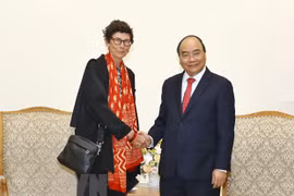 Le Premier ministre reçoit l'ambassadrice de Norvège au Vietnam