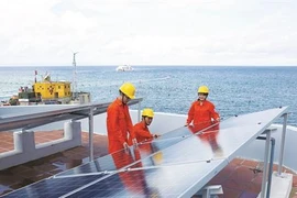 Truong Sa s’éclaire aux énergies renouvelables
