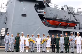 Un navire de guerre philippin entre dans la mégapole du Sud