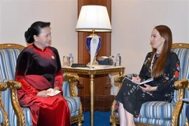 La présidente de l’AN rencontre la dirigeante de l'UIP à Doha
