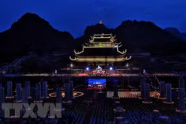 Vesak de l’ONU 2019 : fête de lanternes flottantes pour prier pour la paix