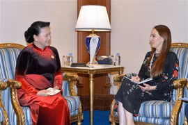 La présidente de l’AN rencontre la dirigeante de l'UIP à Doha