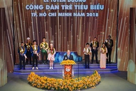 Neuf jeunes citoyens exemplaires de Hô Chi Minh-Ville à l’honneur