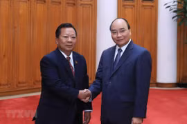 Le PM Nguyên Xuân Phuc reçoit les ministres laotien et cambodgien de la Défense 