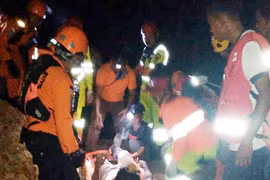 Indonésie : au moins 5 personnes tuées et 15 enfouies dans l'effondrement d'une mine