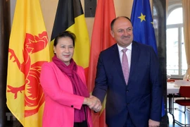La présidente d’AN du Vietnam rencontre le ministre-président wallon