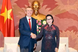 La présidente de l’AN reçoit le ministre des Affaires étrangères de Lettonie