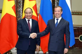 Les PM vietnamien et russe s’entretiennent à Moscou