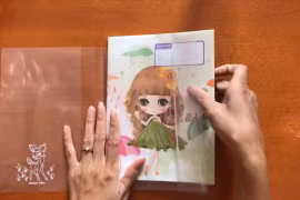 Les écoliers troquent la couverture plastique contre l’emballage papier