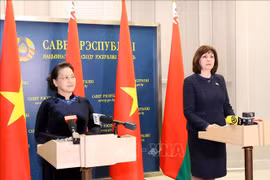 Vietnam-Bélarus: Les dirigeantes parlementaires plaident pour des liens accrus