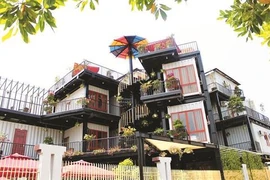 Des conteneurs pour loger les touristes à Quang Ninh
