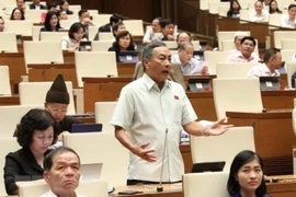 Le Vietnam étudie des amendements aux lois sur les cadres et les employés