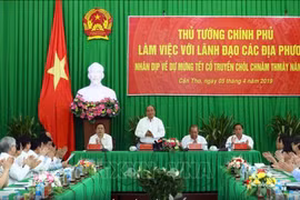 Le PM Nguyên Xuân Phuc travaille avec les provinces du delta du Mékong