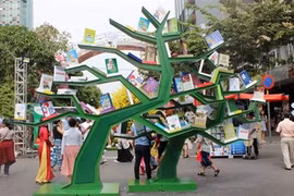 Une rue des livres animée pour le Têt 2020