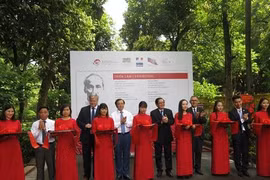 Archives: exposition sur l’Oncle Hô à Hanoï