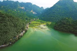 À la découverte du lac Ba Bê et de la villégiature Saigon - Ba Bê