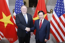 Le vice-PM et ministre des AE Pham Binh Minh s'entretient avec le secrétaire d'Etat américain