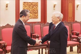 Le SG du Parti et président Nguyen Phu Trong reçoit l’ambassadeur chinois