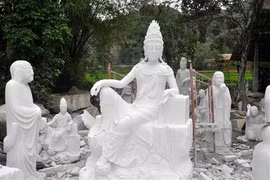 Précision et spiritualité: les sculptures de Luc Yên attirent l’œil !