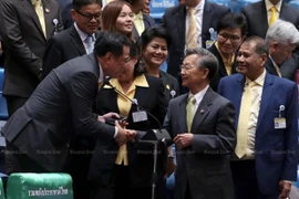 Thaïlande : Chuan Leekpai élu président de la Chambre des représentants