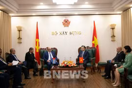 Lors de l'entretien. Photo : VNA