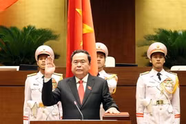 Tran Thanh Man prête serment devant l’Assemblée nationale et les citoyens du pays. .Photo : VNA