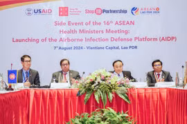Cérémonie de lancement de la plateforme de défense contre les infections aéroportées (AIDP) lors de la 16e réunion des ministres de la Santé de l'ASEAN. Photo: VietnamPlus