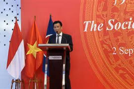 L'ambassadeur du Vietnam en Indonésie, Ta Van Thong s'exprime lors de la cérémonie. Photo : VNA