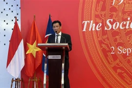 L'ambassadeur du Vietnam en Indonésie, Ta Van Thong s'exprime lors de la cérémonie. Photo : VNA