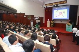 Des délégués lors de l'atelier pour examiner les résultats de la transplantation d'organes et de tissus de l'hôpital de l'amitié de Viet Duc le 6 décembre à Hanoi. (Photo : avec l'aimable autorisation de l'hôpital de l'amitié de Viet Duc)