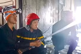 Tay Ninh aide le Cambodge à éteindre l'incendie d'un casino à Tbong Khmum