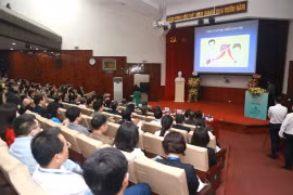 Des délégués lors de l'atelier pour examiner les résultats de la transplantation d'organes et de tissus de l'hôpital de l'amitié de Viet Duc le 6 décembre à Hanoi. (Photo : avec l'aimable autorisation de l'hôpital de l'amitié de Viet Duc)