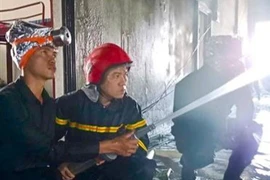 Tay Ninh aide le Cambodge à éteindre l'incendie d'un casino à Tbong Khmum
