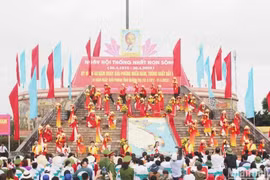 Chaque année, la province de Quang Tri organise la Fête de réunification nationale le 30 avril avec le désir d'une paix durable. Photo : nhandan.vn