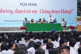 Hô Chi Minh-Ville : plus de 2000 élèves à un débat sur la non-violence