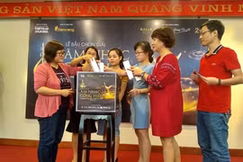 Les journalistes votent pour le 14e Prix Cống hiến