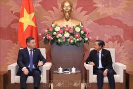 Le vice-président de l’AN Do Ba Ty reçoit le secrétaire du Parti Nur Otan du Kazakhstan