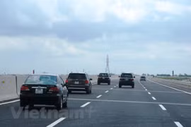 Appeler les grands groupes nationaux à investir dans les transports