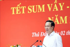 Le président Vo Van Thuong assiste à un programme de célébration du Têt à Thu Duc