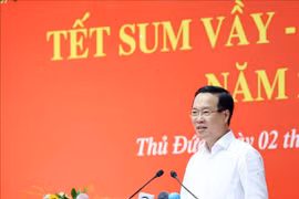 Le président Vo Van Thuong assiste à un programme de célébration du Têt à Thu Duc