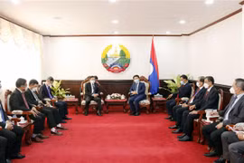 Fête nationale du Laos: Félicitations de l’ambassadeur du Vietnam 