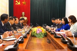 Renforcement des relations entre Hanoï et Vientiane (Laos)